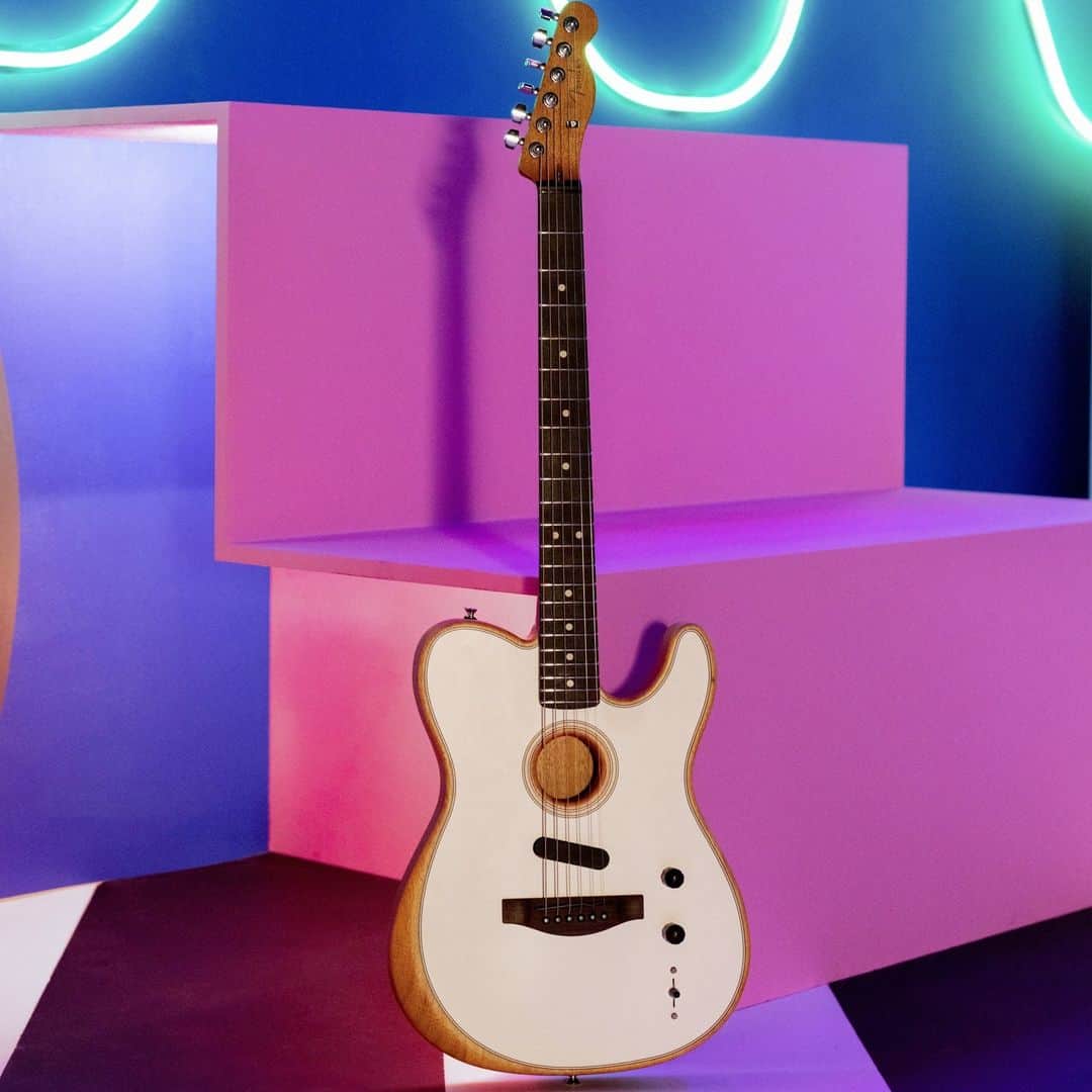 Fender Guitarのインスタグラム：「Not sure whether you want a new acoustic or electric? Now through 9/29, you can get the best of both worlds with 20% off an Acoustasonic. Get yours at the link in bio.」