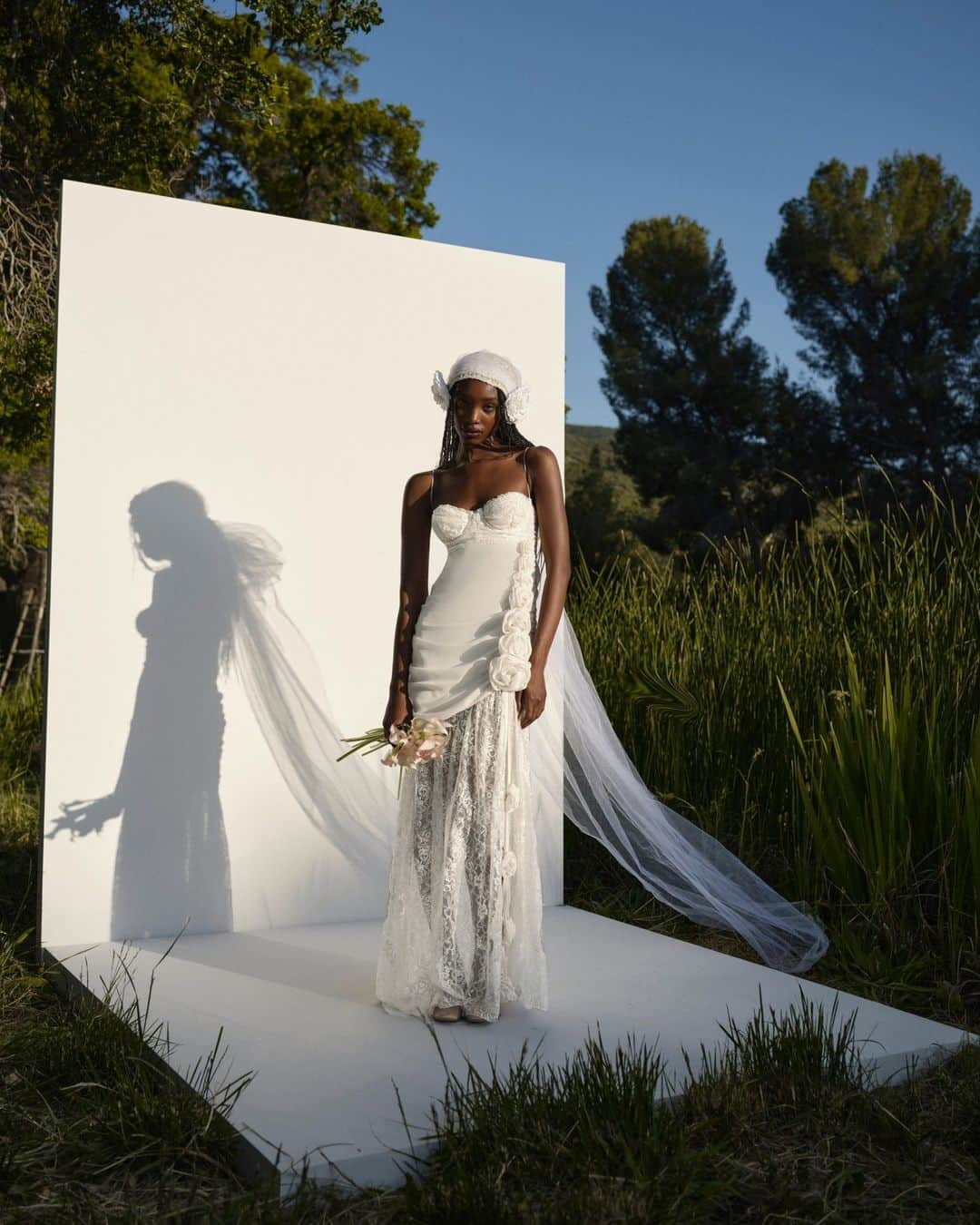 For Love & Lemonsさんのインスタグラム写真 - (For Love & LemonsInstagram)「FL&L LOVES LOVE 🕊️ Introducing Fall ’23 Bridal. An intricately designed bridal collection made with love for you and your special day. Forever stars here. #forloveandlemons  Model @bola.edun Photog @brcarr MUA @hadiakabir Hair @_uncle__lee_ Stylist @pursenboots Stylist Asst @laurenelizabethprior Production @nightsweekendsprod」9月27日 4時01分 - forloveandlemons