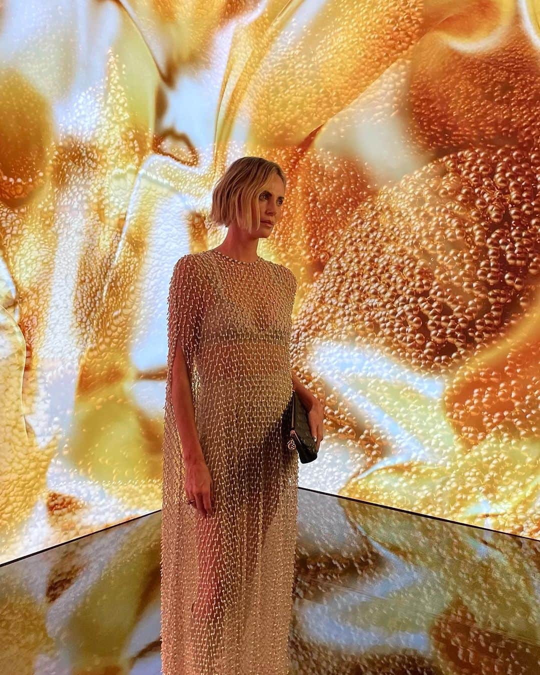 シャーリーズ・セロンのインスタグラム：「Lately.」