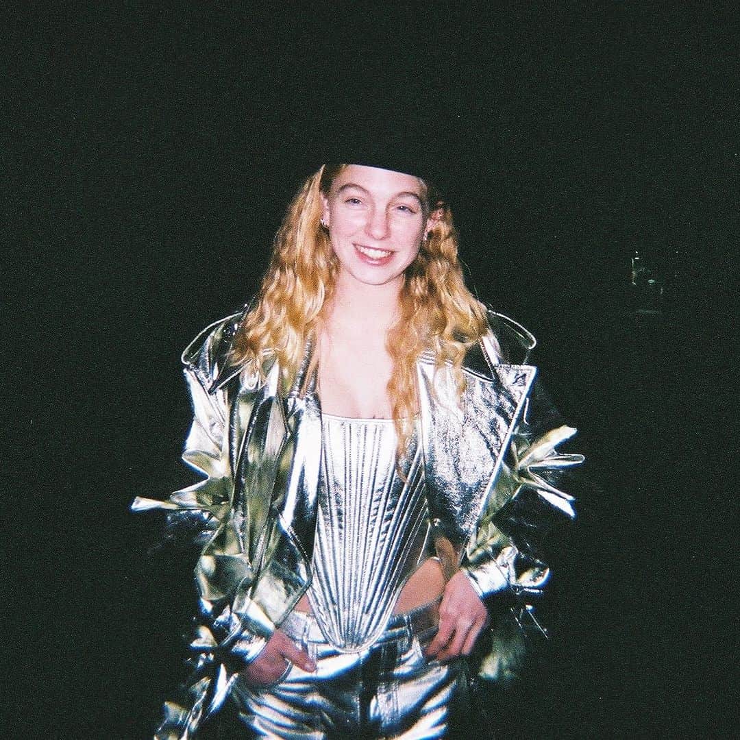 Marques Almeidaのインスタグラム：「Glowing in the dark with a touch of gold. 🌟🌌 Shop our gold denim pieces at marquesalmeida.com   #marquesalmeida #howdoyouwearyourma #aw23」