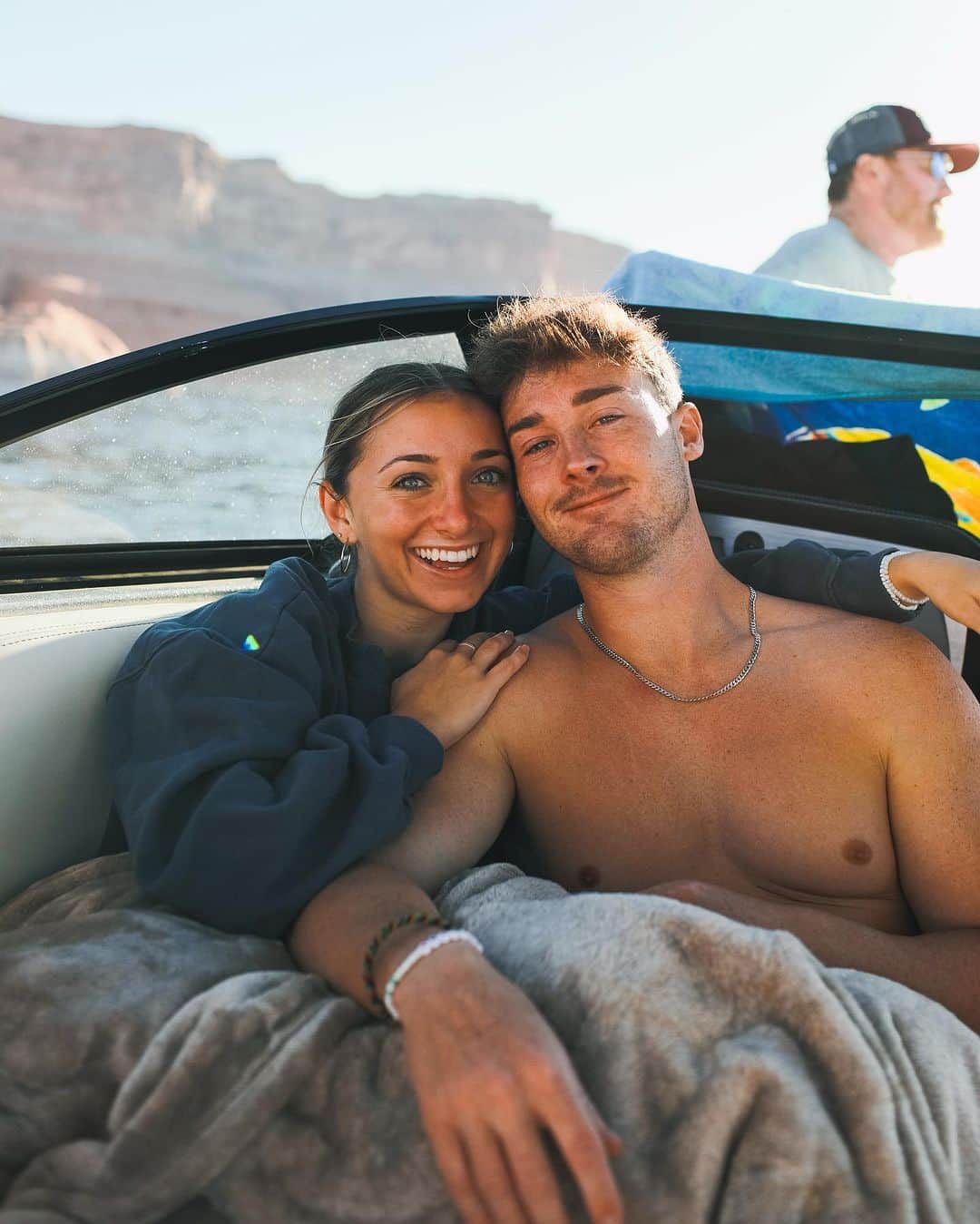 Brooklyn and Baileyのインスタグラム：「Lake days for life」