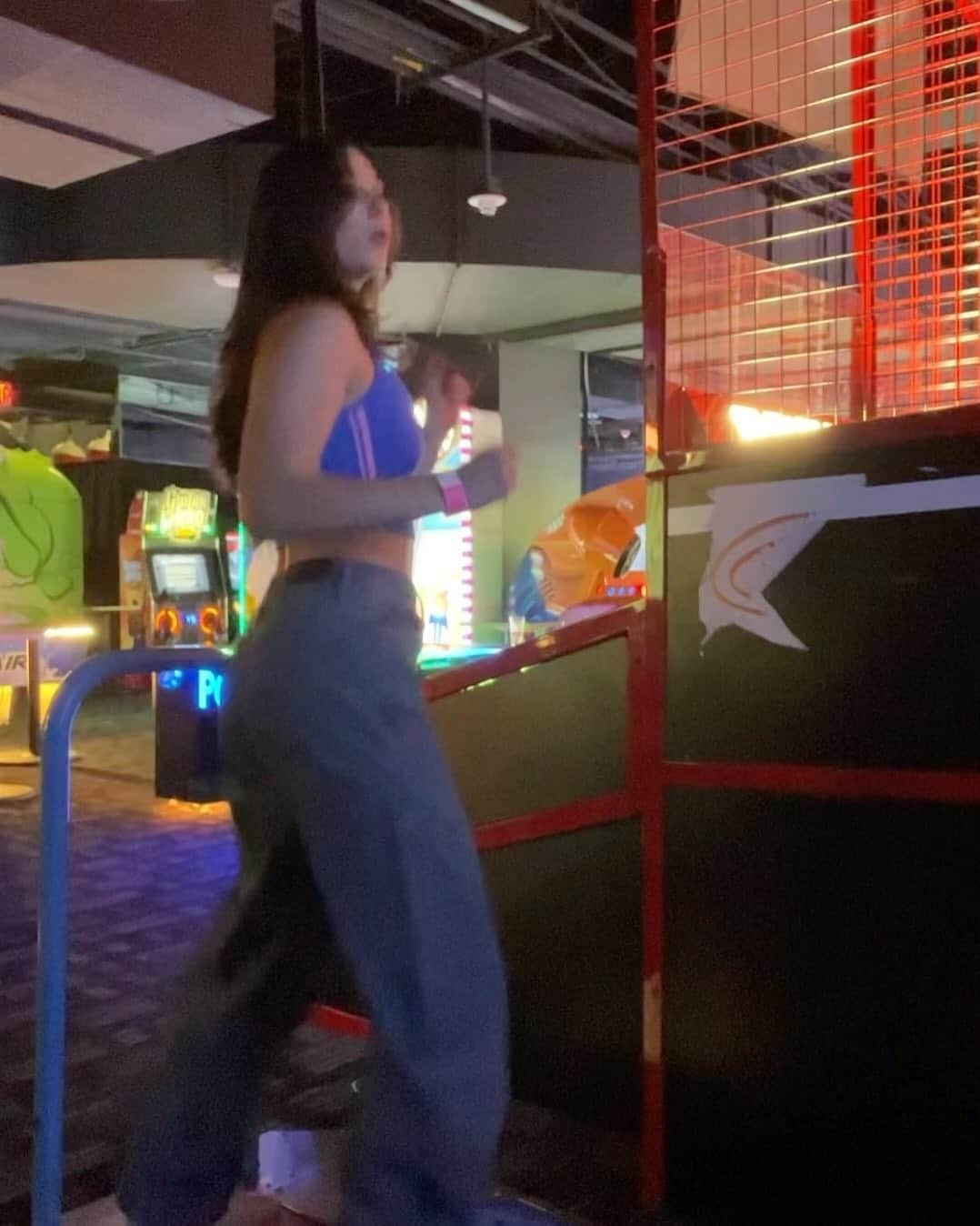 のインスタグラム：「all 5 members of my after-school DDR club」