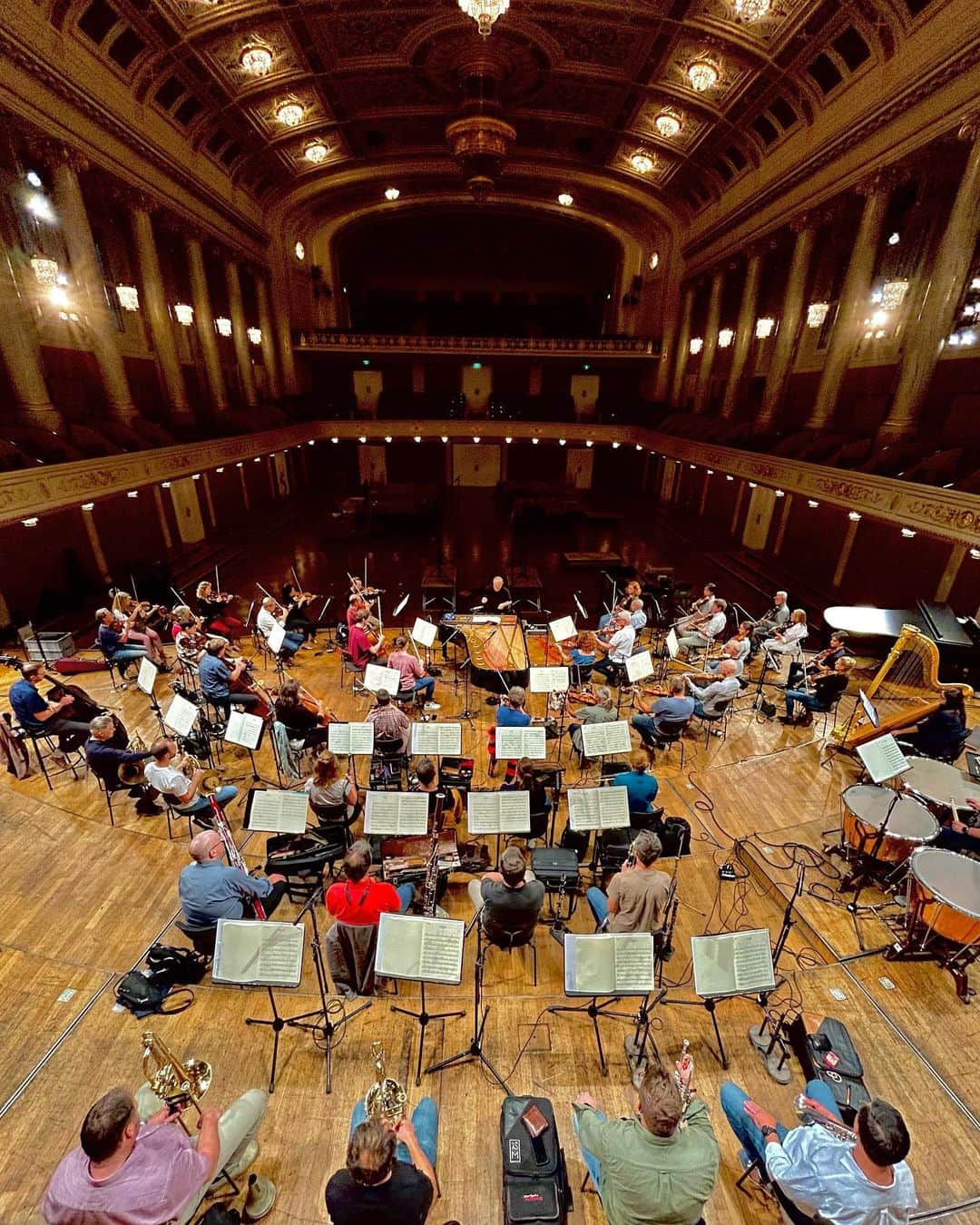 久石譲さんのインスタグラム写真 - (久石譲Instagram)「The recording with Vienna Symphony Orchestra at Konzerthaus Wien.  It is mixed of tradition and contemporary.  We love it! #joehisaishi #wiensymphoniker #konzerthauswien」9月27日 5時34分 - joehisaishi_composer