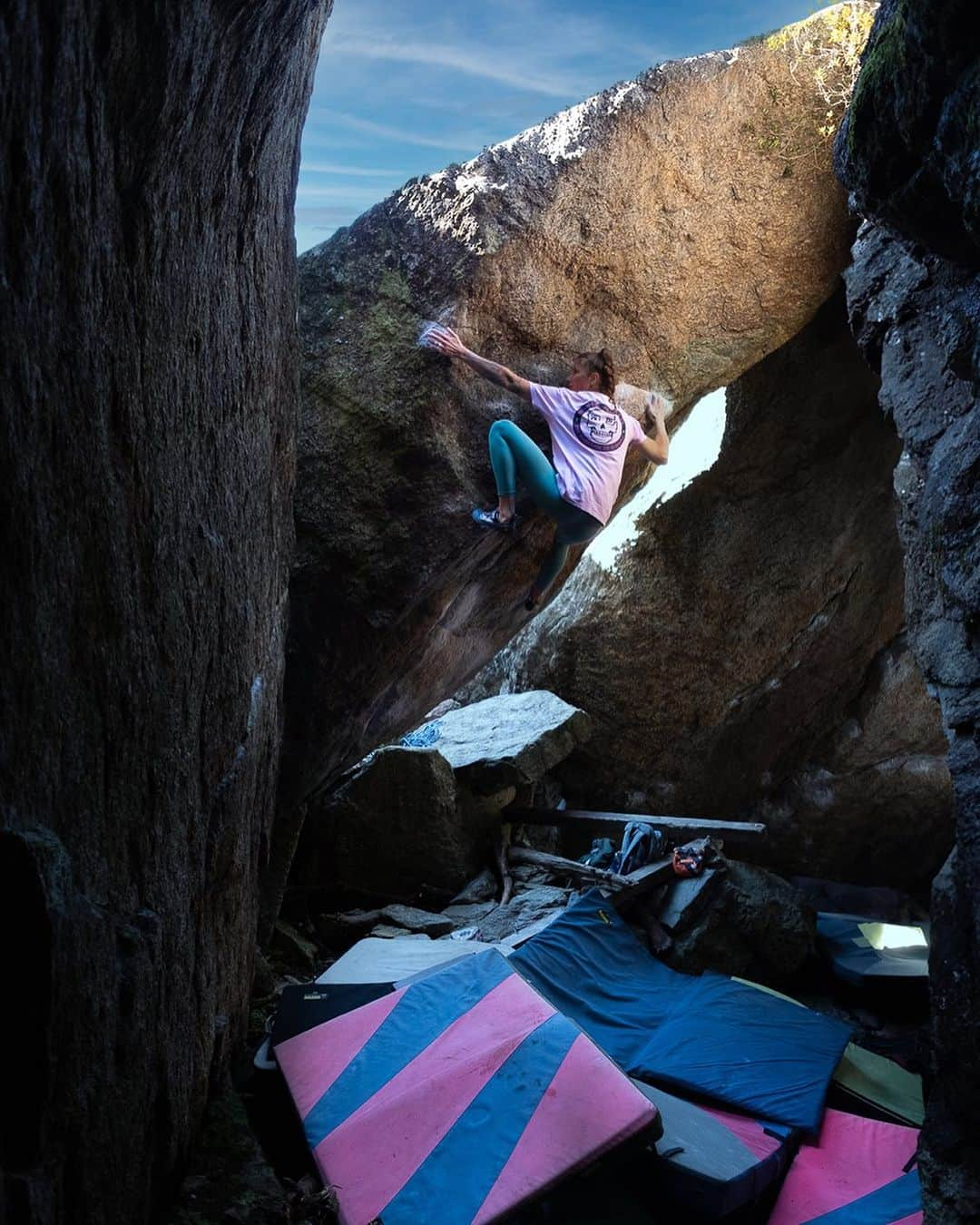 カロリーネ・ジンフーバーのインスタグラム：「💎 DIAMANTMINE 💎 quite new boulder FAed by my former coach Martin Hammerer 😎 Climbing game is on 🔥  with a gnarly topout and a sketchy landing – psyched for the uncut? 🎥 @fabian.leu with the 📷   @organicclimbing @belmezattitude @frictionlabs @scarpa_at @natureclimbing   #silvretta #bouldern #bouldering #climbing #climb #climbing_is_my_passion #climbing_pictures_of_instagram #tirol」