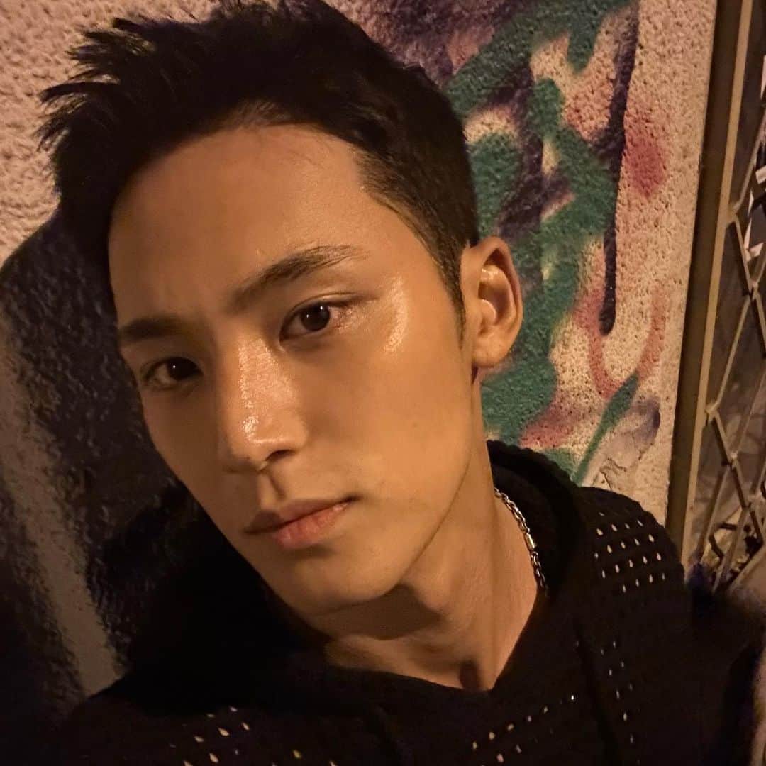 ミンギュのインスタグラム：「머리짜름 ㅎ」