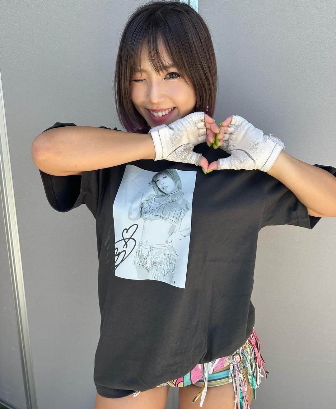 白川未奈のインスタグラム：「このTシャツ、お気に入り♡渋谷ロフトさん6階で、10/3(火)まで限定発売✨他にも沢山グッズあるから、行ってみてねーーー❣️  #SPG #STARDOM #渋谷 #loft」