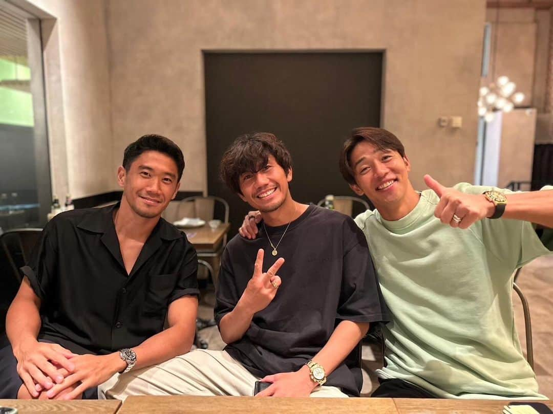 清武弘嗣さんのインスタグラム写真 - (清武弘嗣Instagram)「陽介君に久々に会いました😊 いろいろ話せてよかったです！ また一緒にサッカーしたいなー✨ . #サッカーの感覚 #イメージ #柏木陽介 #香川真司」9月27日 15時08分 - kiyotake_hiroshi_official