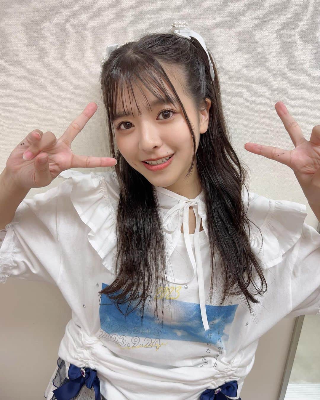 山本琉愛さんのインスタグラム写真 - (山本琉愛Instagram)「. めちゃめちゃお久しぶりです🙇  そしてルルネージュ全国ツアーファイナル ありがとうございました！  加入から約2ヶ月で大きなステージでワンマンできたこと嬉しく思います！ たくさん紫のペンライト降ってくれてるの見えてたよ！🥹 ありがとう〜🫶  現体制で活動できる期間限られているのでもっともっと思い出つくろうね☺︎  更にルルネージュで2/28 にZepp Diver Cityでのライブも決まりました。 約5ヶ月でもっともっと成長します。 ルルネに入ってくれて良かったって 思ってもらえるように活動頑張ります。 皆さんもついてきてくれると嬉しいです！」9月27日 15時29分 - yamaru____03