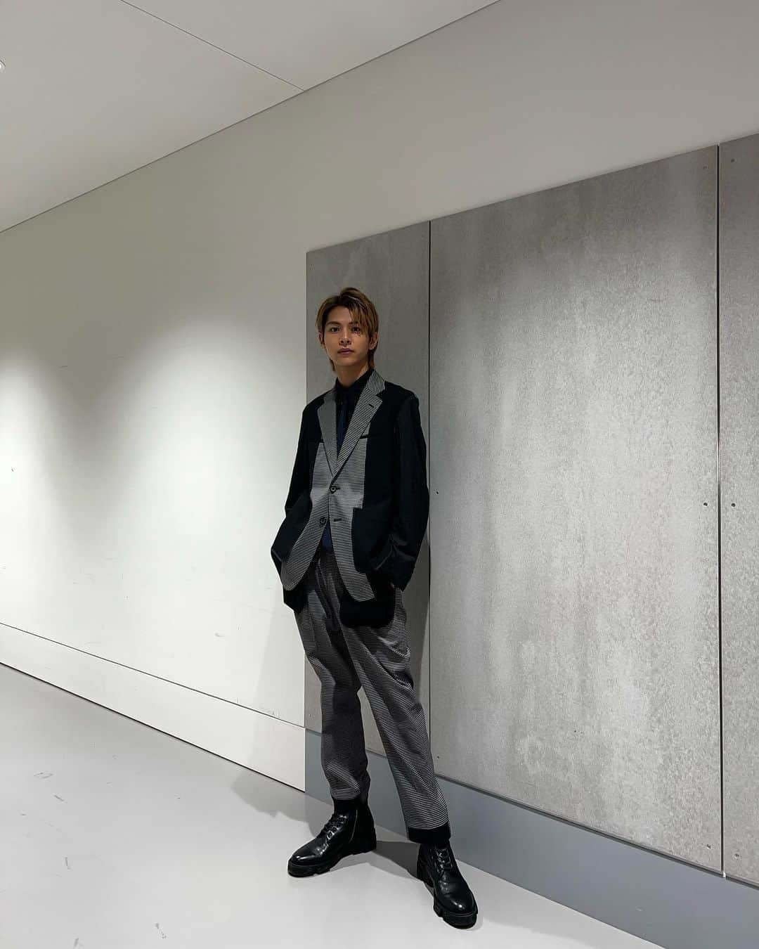 小宮璃央のインスタグラム：「舞台｢#西遊記｣制作発表ありがとうございました。  このような作品に出演させて頂き身に余る光栄でございます！ 稽古が始まって数日経ち、台本と向き合う忙しい日々を過ごさせて頂いてます！  本番にて心に残る最高の舞台をお届け出来るように精進致します！」