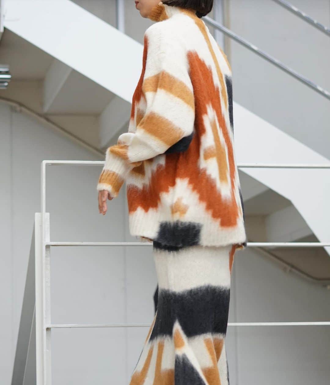 【ANN DE ARKさんのインスタグラム写真 - (【ANN DE ARKInstagram)「【Mame Kurogouchi】  ・Origami Dyed Suri Alpaca Wool Knitted Pullover￥79,200（tax in）  ・Origami Dyed Suri Alpaca Wool Knitted Skirt ￥71,500（tax in） ⁡ ⁡ 詳しくはオフィシャルサイト【ARKnets】にて。 ■商品や通信販売に関しまして ご不明な点がございましたらお気軽にお問い合わせください。 ----------------------------------- オフィシャルサイトの在庫と店頭在庫は共有しております。 商品に関しましては、お気軽にコメントや店舗までお問い合わせください。 ⬇︎⬇︎⬇︎ @ann_de_ark  @arknets_official ⁡ #fashion #栃木 #宇都宮 #ショップ #セレクトショップ　#arknets #anndeark  ⁡#mamekurogouchi  -----------------------------------」9月27日 16時11分 - ann_de_ark