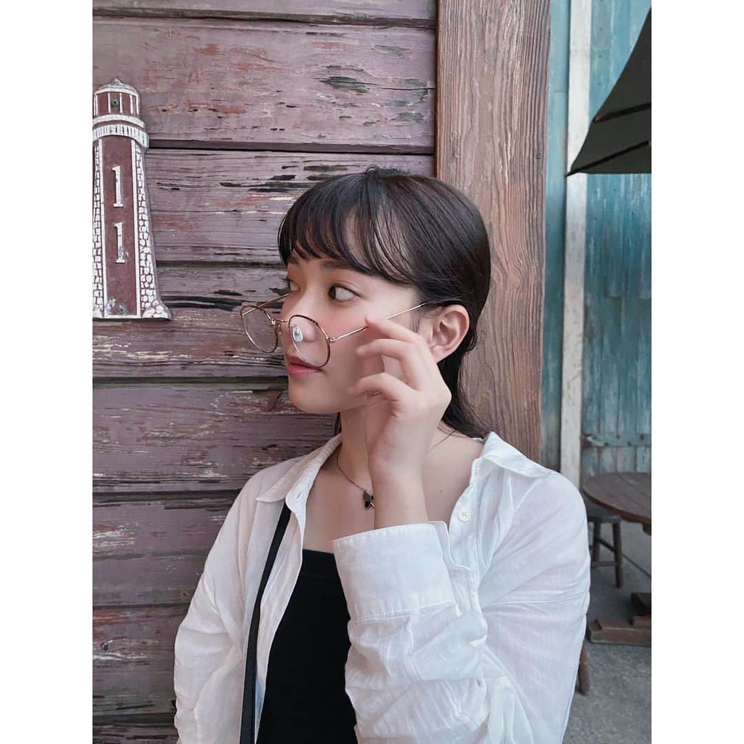 小向なるさんのインスタグラム写真 - (小向なるInstagram)「🕶🦋♡  #holiday #brownhair #silverjewelry #メガネコーデ #休日散歩」9月27日 16時12分 - naru.komkai