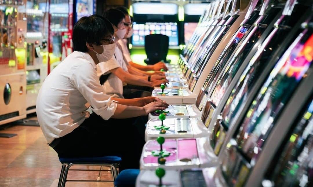 The Japan Timesさんのインスタグラム写真 - (The Japan TimesInstagram)「At a time when Japan’s economy was booming and citizens were expected to conform to a salaryman lifestyle, the word “otaku” was used to describe social outcasts obsessed with niche hobbies like trainspotting, reading manga or playing video games. But the outcasts of the 1980s walked so we the proud otaku of the 2020s could double jump.  Our online guide is for gamers, and there are two modes to play it. If you’re new to gaming — or maybe just want to mix your gaming tourism with more analogue activities — start casual: a selection of locations that will help you acclimate to your new surroundings, see some amazing things, score some loot and maybe hit up an arcade or two — all in easy-to-find spots that won’t take you too far off the beaten path.  For die-hard fans of Japanese games, there’s a hardcore mode, which is full of secret spots and local specialities you’d be hard pressed to find from a simple Google search.  So make sure you’ve got plenty of coins in your pocket, and let’s hit play. Read the full guide with the link in our bio.  📸 Taidgh Barron  #japan #tokyo #akihabara #akiba #videogames #travel #traveljapan #videogame #gaming #gamer #nintendo #playstation #japantimes #日本 #東京 #秋葉原 #秋葉 #ゲーム #ニンテンドー #任天堂 #プレイステーション #旅行 #オタク #アーケード #ゲームセンター #ジャパンタイムズ #🎮」9月27日 16時16分 - thejapantimes