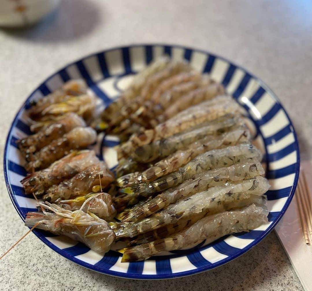 結城アンナさんのインスタグラム写真 - (結城アンナInstagram)「Dadiの長年の友人Kさんが天ぷら🍤&蕎麦を作りに来てくれた😍ごちそうさまでした❣️ Dadi's old time buddy Ksan came over to cook tenpura & soba for us🥰Truly delicious , gochisousamadeshita❣️  #蕎麦好き #ilovesoba #ilovetokyo #ilovejapan #日々の暮らし」9月27日 7時46分 - ayukihouse