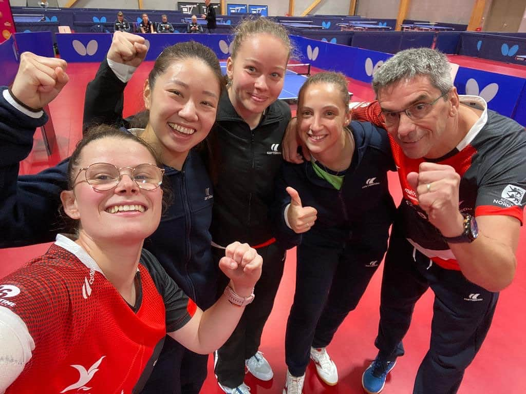 リリー・チャンのインスタグラム：「Amazing first match and win against Saint Quentin in French Pro A Women’s League! Allez @ententesaintpierraise 💫」