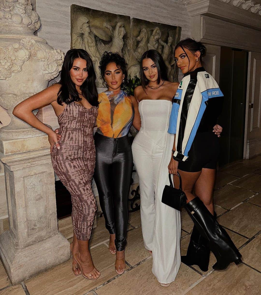 マーニー・シンプソンのインスタグラム：「Girls night 🤍」