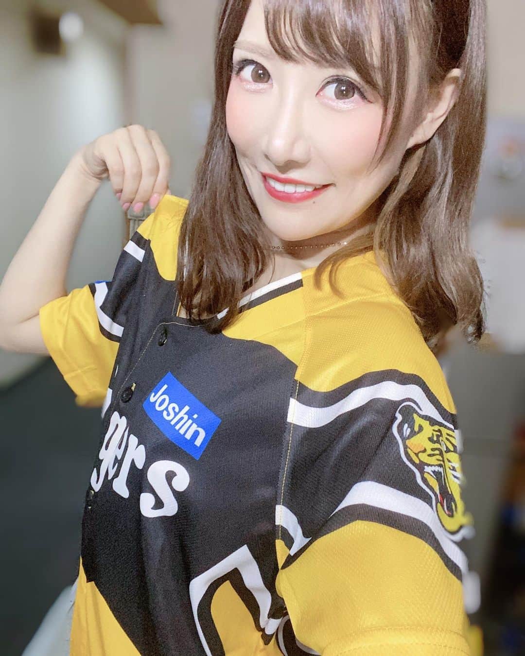 のインスタグラム：「🐯 遅くなっちゃったけど 阪神AREおめでとうございます🥳㊗️ . #阪神タイガース」