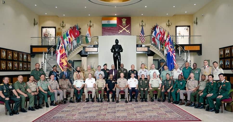 のインスタグラム：「９月２５日から２７日の間、森下陸上幕僚長は、インド太平洋地域陸軍参謀総長等会議に参加しました。ラウンド・テーブルに加え、インド太平洋地域の各国陸軍参謀長等と懇談し、同盟国・同志国の陸軍種トップ間の信頼関係の構築を図りました。 #IPACC   GEN Morishita, Chief of Staff JGSDF, participated in the Indo-Pacific Armies Chiefs Conference (IPACC) from 25-27 Sep. He had talks with chiefs/ commanders of land forces from countries of the Indo-Pacific Region as well as attending a round-table conference. In addition, he build a relationship of trust between top leaders of land forces of ally and like-minded countries. #IPACC」