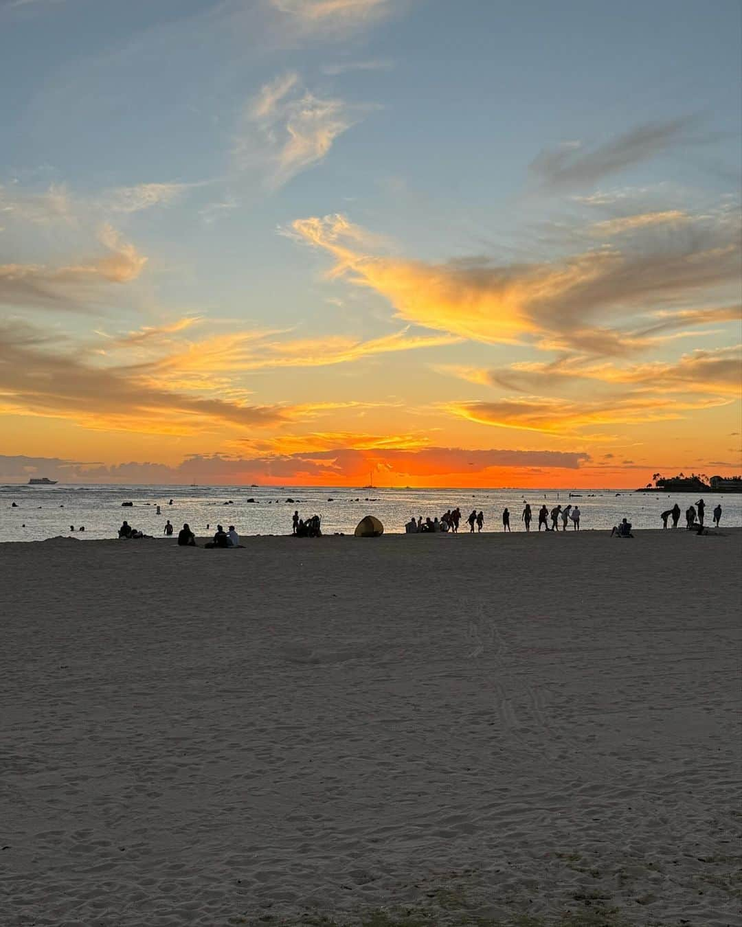 中田奈沙さんのインスタグラム写真 - (中田奈沙Instagram)「🌺🤙 1年ぶりのハワイ🏝️  #奈沙旅inhawaii  #hawaii #ハワイ #oahu #オアフ島」9月27日 9時31分 - nasa_nakada