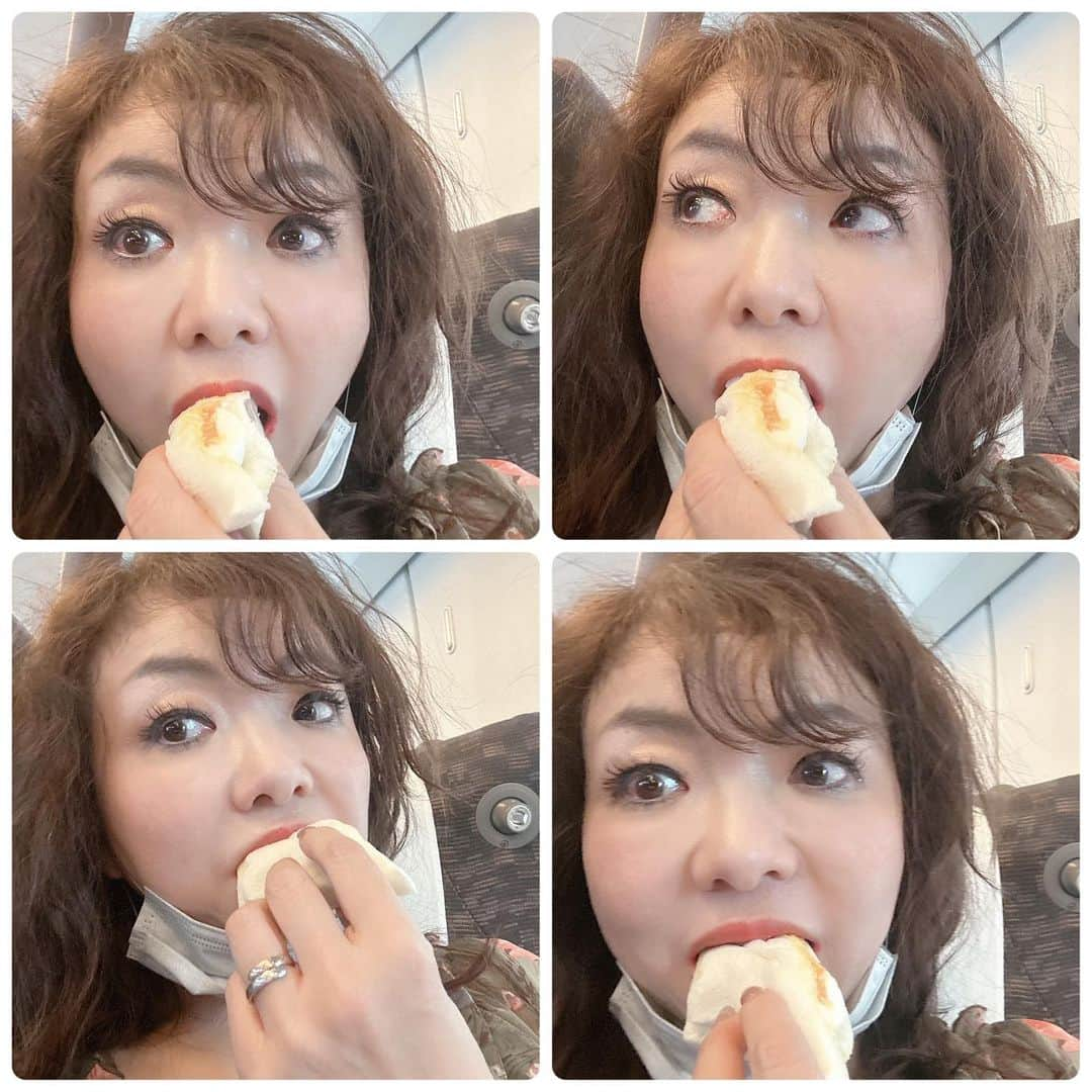 モモコさんのインスタグラム写真 - (モモコInstagram)「この日の新幹線移動は、サンドイッチ🥪 むちゃパクついたわ😆  今回配信のYouTube『モモコ新聞』は、18歳からの友達のくんちゃんとS.MOMO近くのハチマル蒲鉾での女子トークです💓  #ハイヒールモモコ #👠 #👠🍑 #CHANEL #シャネラー #グルメ #アメブロ #YouTube #モモコ新聞 #女子トーク #ハチマル蒲鉾 #新幹線でご飯 #サンドイッチ」9月27日 9時37分 - highheel_momoko