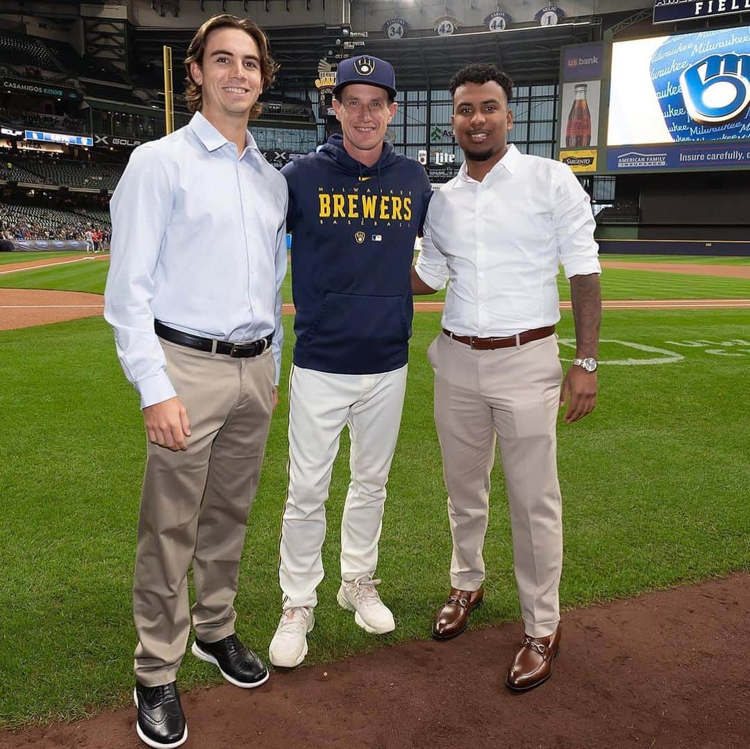 ミルウォーキー・ブルワーズさんのインスタグラム写真 - (ミルウォーキー・ブルワーズInstagram)「Phenomenal talent at every level.    Congratulations to our Minor League Co-Players of the Year, Tyler Black and Jackson Chourio, and our Co-Pitchers of the Year, Robert Gasser and Carlos Rodriguez.  #ThisIsMyCrew」9月27日 9時42分 - brewers