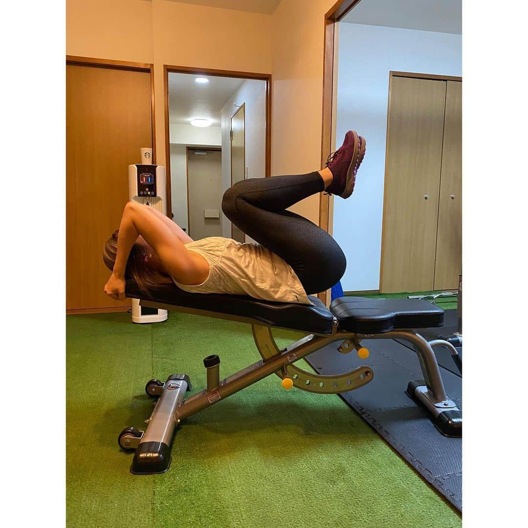 有明ゆなさんのインスタグラム写真 - (有明ゆなInstagram)「町田で パーソナルトレーニング🏋️ . @b_concept.machida さんで お世話になりました！！！ . ビーコンセプトさんは 脚やせに強いということで ゆなは脚が太めで なぜなのか知りたくて🥺！ . 普段のトレーニングと どこが気になるかとか ヒヤリングしながら トレーニングメニュー 考えてくれて めっちゃ楽しかったし これからがんばった方がいい メニューを教えてもらえた✌️ . トレーナーさん若くて イケメンで、優しくて わかりやすく教えてくれるので 通いやすいだろうな🥹👏 っておもうた！！！ . 教えてもらった トレーニングメニュー どのぐらいで 脚が変わるか楽しみ🔥 がんばりがいがあって 目標もできて ポジティブに毎日がんばれる✨ . トレーニング最高だ🏋️💛 . 脚きれいにするぞっ！！！ . . . . PR @b_concept.machida #ビーコンセプト町田 #町田パーソナルジム #下半身やせ #パーソナルトレーニング #bconcept町田 #足やせ #美脚 #町田トレーナー」9月27日 9時43分 - ariake_yuna