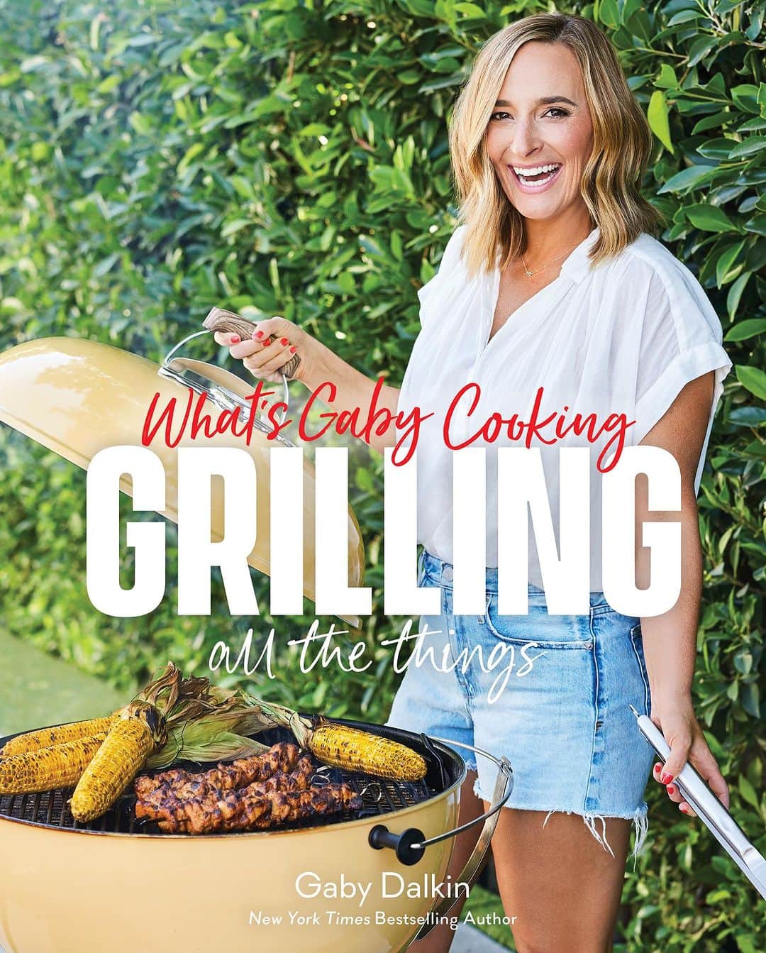 のインスタグラム：「Get fired up because COOKBOOK #5 is bringing ALL THE HEAT next year 🔥   Wasn’t supposed to let this cat outta the bag quite yet but today we learned that WGC fam should quite literally be in charge of all undercover spy work. NEVER BEEN MORE PROUD OF OUR CORNER OF THE INTERNET!!   You know the drill - preorder link is in my bio + stories https://amzn.to/3ruKBhX」