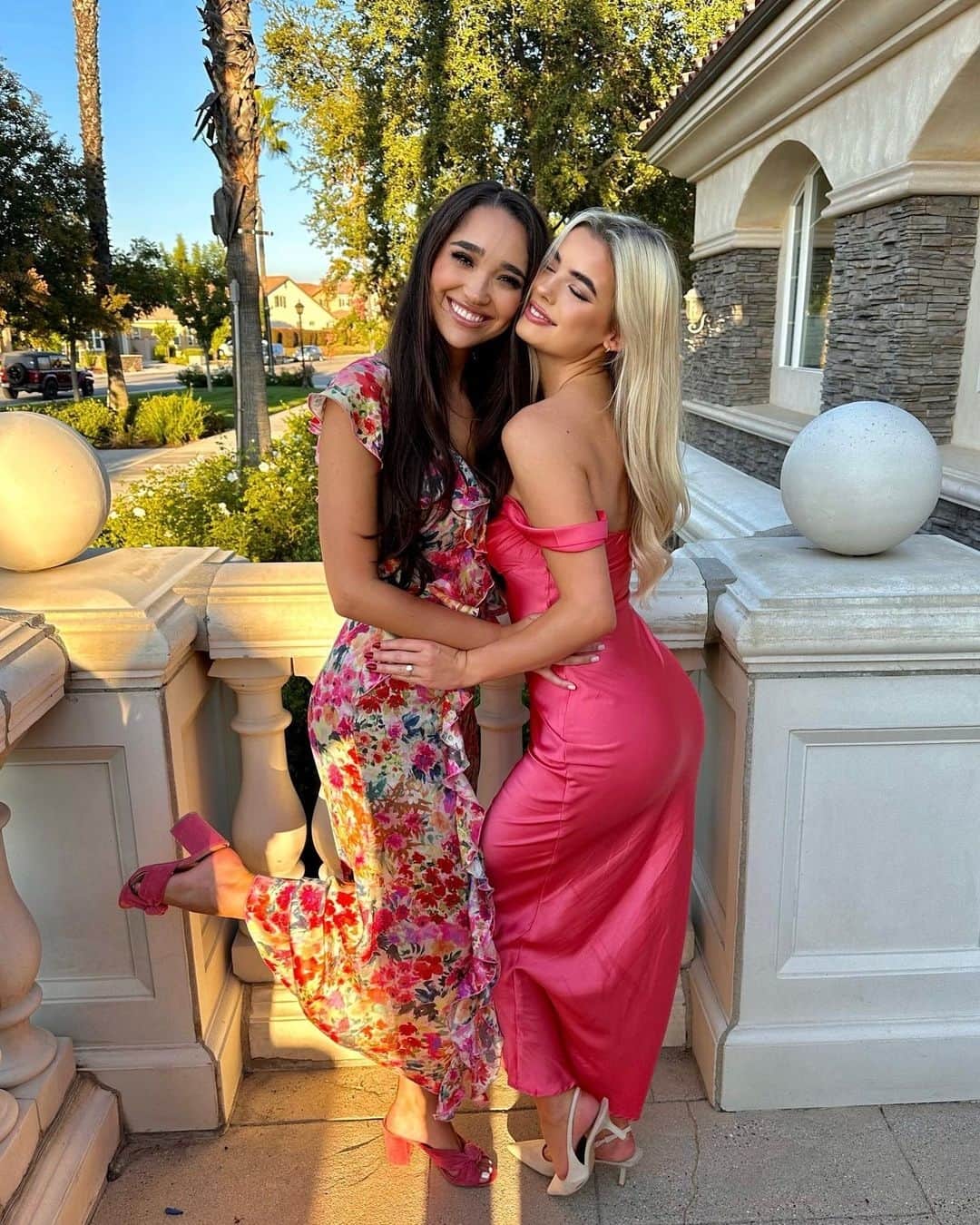 Beginning Boutiqueさんのインスタグラム写真 - (Beginning BoutiqueInstagram)「Obsessed 🩷 @carabearthomas wears our best-selling Ella Pink Off Shoulder Formal Maxi Dress 💐」9月27日 10時00分 - beginningboutique