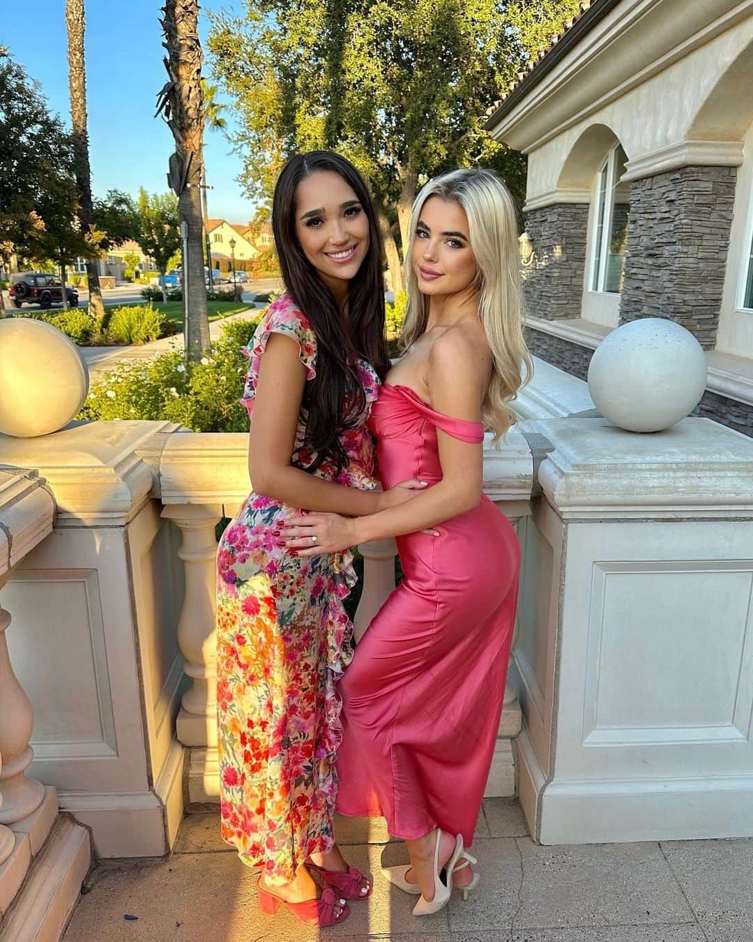 Beginning Boutiqueさんのインスタグラム写真 - (Beginning BoutiqueInstagram)「Obsessed 🩷 @carabearthomas wears our best-selling Ella Pink Off Shoulder Formal Maxi Dress 💐」9月27日 10時00分 - beginningboutique