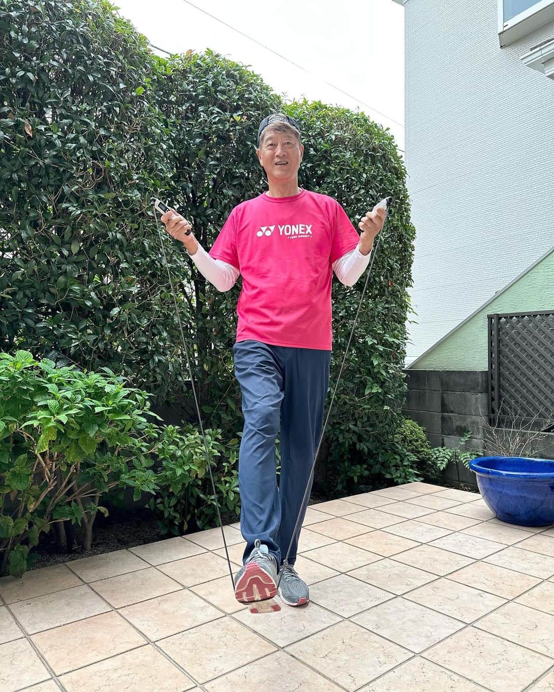 金石昭人さんのインスタグラム写真 - (金石昭人Instagram)「カネやん散歩🚶  運動の秋ですよ〜😄  縄跳び復活しますかな🤭 全身運動に最高👌  どや  #カネやん散歩 #運動の秋 #縄跳び #全身運動 #どや」9月27日 10時17分 - kaneishiakihito