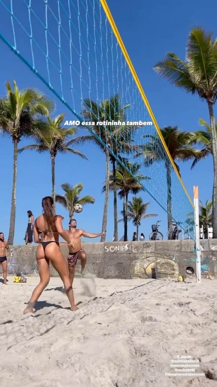 Rachel Apollonioのインスタグラム：「É o lifestyle delaaaah ⚽️ Dos stories pro feed pq eu amei 😂  @mv_praiadodiabo」
