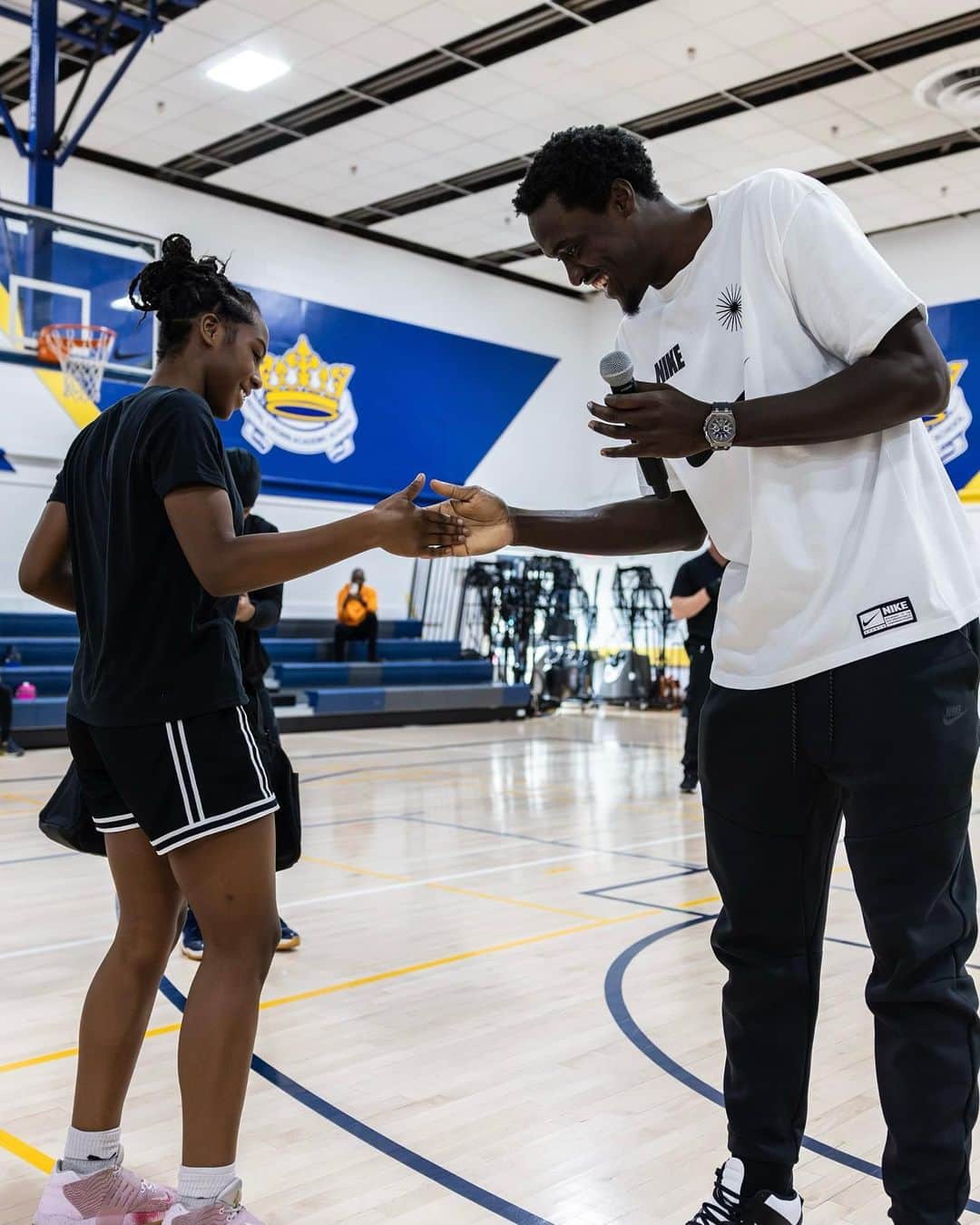 Nike Basketballさんのインスタグラム写真 - (Nike BasketballInstagram)「There are no limits to her game. ✨  Pascal Siakam showed up in Toronto to help grow girls’ basketball. With his guidance we saw young female athletes light up the court, boldly breaking down barriers for generations to come.   The support from @pskills43 served as inspiration for all future hoopers, showing the power of community within sports. #OnlyBasketball」9月27日 11時00分 - nikebasketball