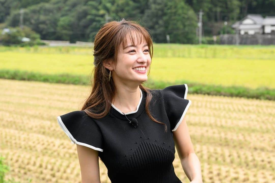 日本テレビ「満天☆青空レストラン」さんのインスタグラム写真 - (日本テレビ「満天☆青空レストラン」Instagram)「⭐️ 今週の青空レストランは 茨城県笠間市のといえばもう！！ 秋の味覚の代表格「栗」をご紹介します🌰✨  自然豊かで気候も土壌も 栗が育つのにぴったりな笠間市。 ここで頂く栗は間違いないんです🥰  ゲストはお久しぶりの谷まりあさんです✨ 収穫用の帽子もさすがの着こなしです👒 大輔さんはなぜかメキシコ風🌵⁉️  栗の産地、笠間市でいただく絶品の栗 お楽しみに🌰  #満天青空レストラン #青空レストラン #青空 #青レス #満天 #宮川大輔 #大ちゃん #うまい　#レシピ #日テレ #日本テレビ #茨城県　#笠間市　 #ロケ　#栗 #谷まりあ #サッポロ　#サッポロで乾杯」9月27日 11時08分 - aozora_official