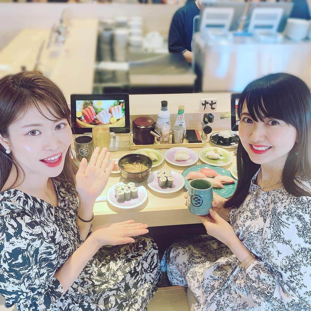 三浦泉さんのインスタグラム写真 - (三浦泉Instagram)「*♪¸¸.•*¨･:*ೄ·*♪¸¸.•*¨･:*ೄ*♪¸¸.•*¨･:*ೄ··*♪¸¸.•*¨･  　 『南房総　やまと寿司　館山本店』 @yamato_tateyamahonten   グランドオープン記念 レセプションイベントに🎉 ご招待いただきました💕💕  　館山の海を一望できて 絶景ロケーションで お寿司をいただくなんて贅沢🍣  　半個室もあるのでゆっくり できて良いですよね💕  　創業40年以上で厳選された鮮度の高い魚介類を職人さんがさばいて 高品質なお魚をお手頃プライスで堪能できます🎉  　食べログ千葉県方お寿司ランキング1位　週末は2〜3時間待ちの店舗も多数だそうです🎊🎊🎊  　9/30土 館山本店グランドオープンするので 是非　皆様行かれてみてくださいね🏖🍣✨  　  *♪¸¸.•*¨･:*ೄ·*♪¸¸.•*¨･:*ೄ*♪¸¸.•*¨･:*ೄ··*♪¸¸.•*¨･ #pr #やまと寿司 #やまと寿司本店  #グランドオープン #寿司 #食べログランキング  #いずみーるのグルメ記  #イズミールのグルメ記  #izumiのグルメ記」9月27日 11時21分 - princessizu1201