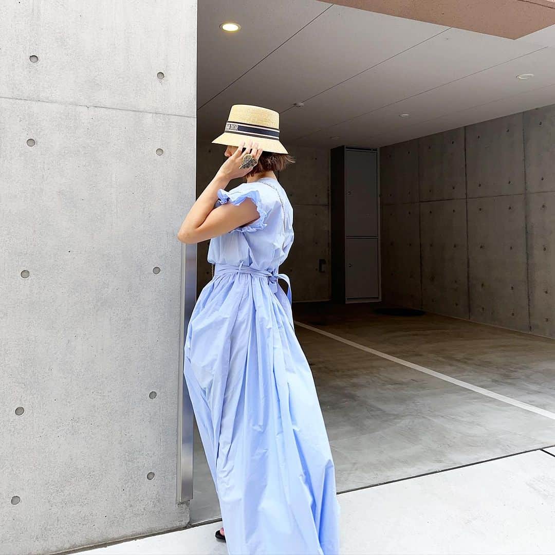 増山敬子さんのインスタグラム写真 - (増山敬子Instagram)「涼しくなってきたなぁっと 思ったらなんだか真夏日だね🌞  明日はリサイクル撮影day♻️ 可愛い秋物が届いてるんだ♡ お楽しみに😆  #おちびコーデ  #麦わら帽子 #fvecフリマ  #ロングワンピ #patou#パトゥ  #ミニバック　#dior#ディオール #サンダル #エルメス  #155cmコーデ #40代コーデ #ママファッション」9月27日 11時43分 - keikomasuyama