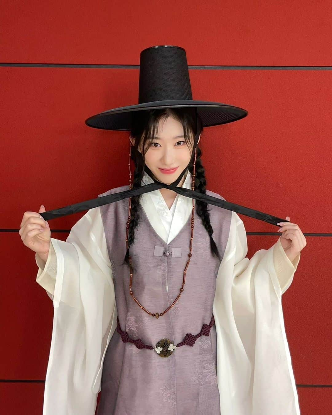 ITZYのインスタグラム：「채령 도령과 행복한 한가위❤  #ITZY #MIDZY #CHAERYEONG #채령 #추석 #CHUSEOK」