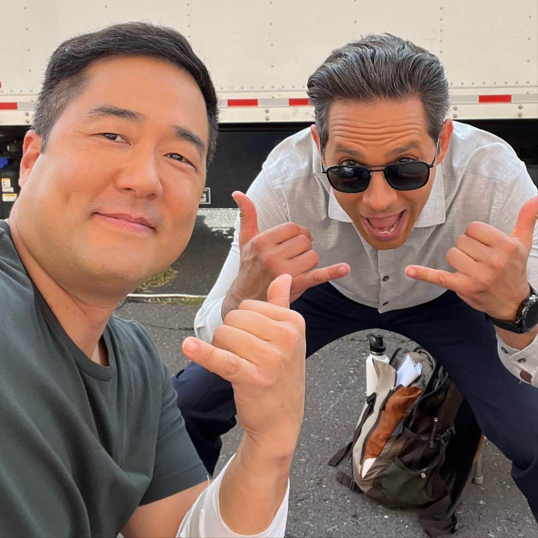 マイケル・レイディさんのインスタグラム写真 - (マイケル・レイディInstagram)「One year ago @magnumpi  #timkang and I hadn’t seen each other since we wrapped season 4 of The Mentalist 12 years ago. Love when paths connect again, it makes the world feel smaller.  . . . . #friends #acting #tv #setlife #hawaii #aloha #oahu」9月27日 11時53分 - michaeljrady