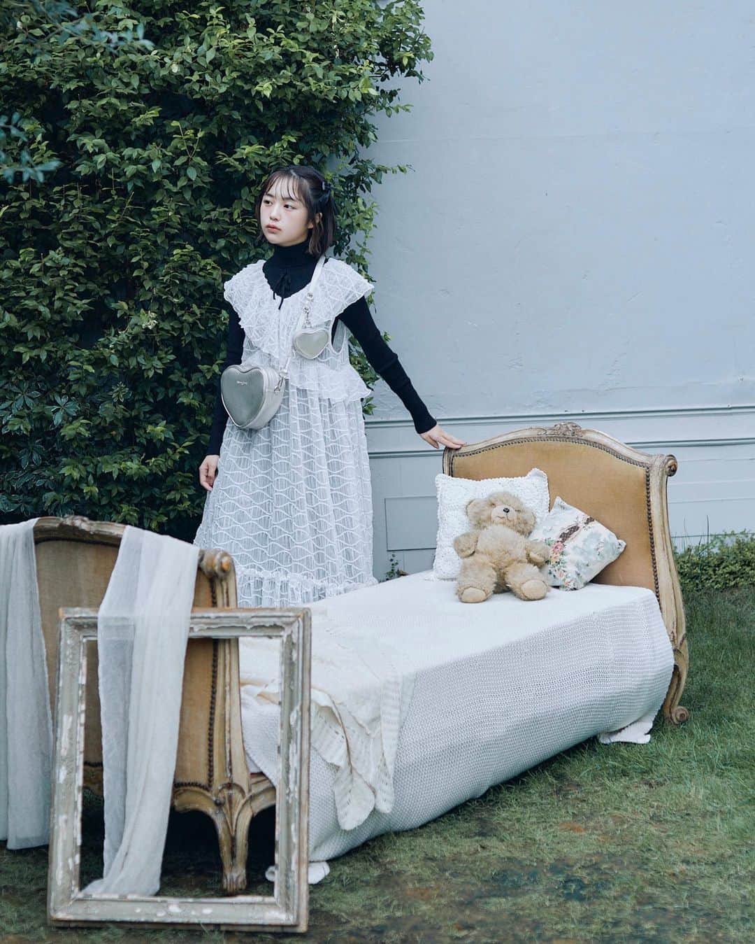 merry jennyのインスタグラム：「【 web  catalog ! 】 ㅤㅤㅤㅤㅤㅤㅤㅤㅤㅤㅤㅤㅤ merry jenny 2023 winter Dream well feat.naenano  ㅤㅤㅤㅤㅤㅤㅤㅤㅤㅤㅤㅤㅤ 本日 9/27 (wed)  official web store RUNWAY channel にて 2023 winter web  catalog vol.1が公開されました！ ㅤㅤㅤㅤㅤㅤㅤㅤㅤㅤㅤㅤ  topのURLから⇨  @merryjenny_instagram ぜひcheckしてくださいね♡ ㅤㅤㅤㅤㅤㅤㅤㅤㅤㅤㅤㅤㅤ 　 model : @naenano0114  photographer : @rikki_ueno  hair&make : @ayasumimoto  direction : @merryjenny_instagram  ㅤㅤㅤㅤㅤㅤㅤㅤㅤㅤㅤㅤㅤ ㅤㅤㅤㅤㅤㅤㅤㅤㅤㅤㅤㅤㅤ #merryjenny #メリージェニー  #2023aw #winter #dreamwell  #webcatalog  #naenano #なえなの さん #ガーリーコーデ #冬コーデ」
