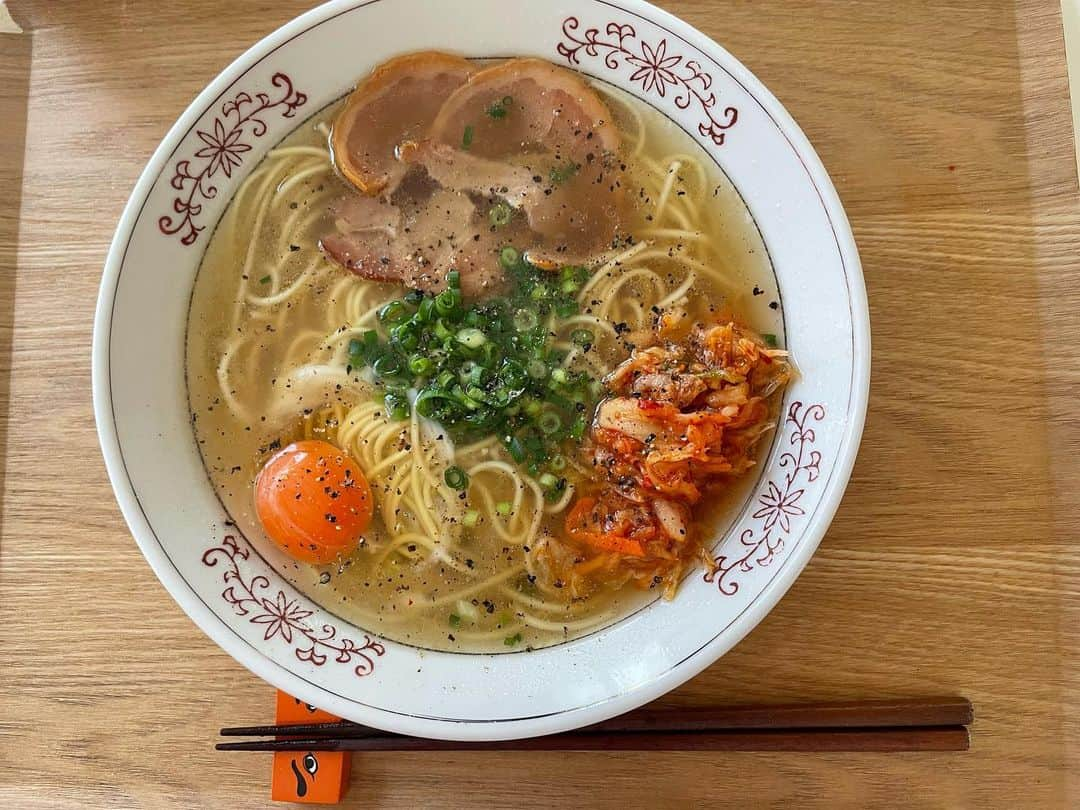 黒瀬純のインスタグラム：「今までで1番の棒ラーメンが出来た！ このトッピング！！ これに勝てる棒ラーメニストいる？ #マルタイ #棒ラーメン」