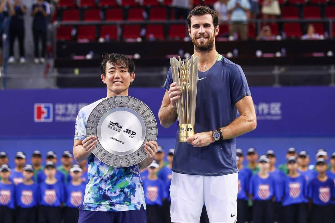 西岡良仁のインスタグラム：「Lost in Final but it was great week for me. And thank you for all of birthday wishes I just turn 28 years old today. I don’t know why but I always has great week in birthday week. First title in Shenzhen, second title in Seoul, and final in Zhuhai everything on birthday week. Maybe special power support on me?😊  Next is Beijing!  #china #zhuhai #runnerup #final #atptour #atp250 #japan #asianswing #birthday #28 #中国　#珠海　#決勝　#準優勝　#テニス　#北京　#誕生日　#28歳になりました　#とても眠いです」