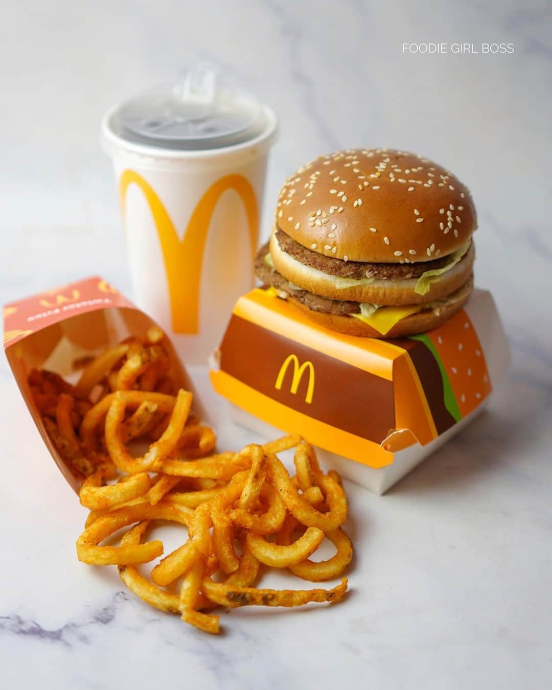 McDonald's Philippinesのインスタグラム：「Sana masarap din food mo today 😌    📸: @foodiegirlboss」