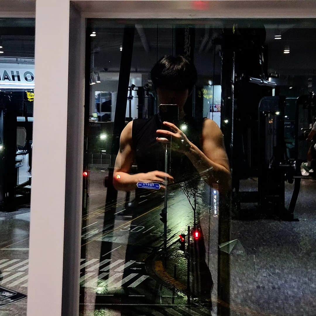 ディジンさんのインスタグラム写真 - (ディジンInstagram)「여전히 헬스중독에 빠져사는 중」9月27日 13時00分 - 2yejeans