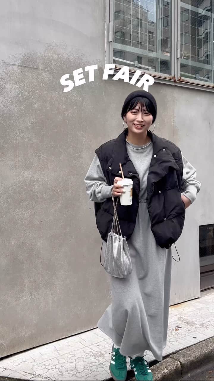 のインスタグラム：「【速報！】  いよいよ明日予約開始！！！！ ※予約開始日　9月28日（木）10時〜 ※PALCLOSET限定でのお取り扱いとなります。  本日19時半より、セットフェアアイテムをまるっとご紹介の 【インスタLIVE】も行います！  是非、チェックしてみてください。  #ciaopanictypy #アウターコーデ #中綿ブルゾン #中綿アウター #ジャケットコーデ #ジャケットスタイル #ビーニー #ビーニー女子 #ワンピースコーデ #ワンピース #大人カジュアル #カジュアルコーデ #ベーシック」