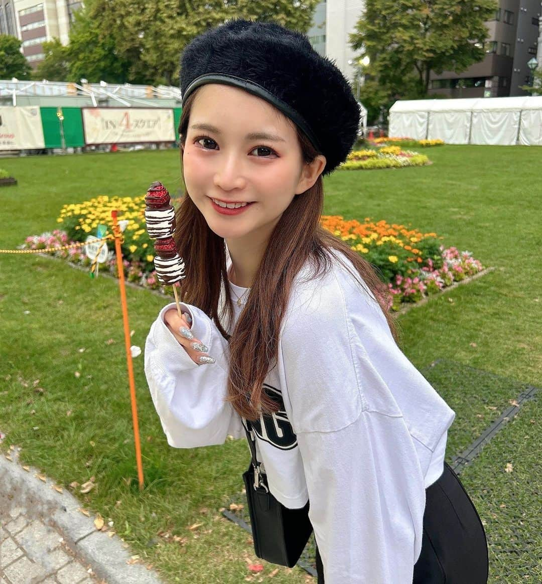 あおさんのインスタグラム写真 - (あおInstagram)「でこ🧑🏻‍🦲 . . .  #バーレスク東京#バーレスク#あおちゃんはあかちゃん #burlesque#burlesquetokyo  #コスプレ女子#グラビア#水着#えもい #ハイトーンヘア#女の子#TOKYO#l4l#エモい #ヘアメイク#韓国#韓国ヘア#韓国女子#ハーフアップアレンジ #サブカル女子 #六本木#歌舞伎町#新宿#モデル#東京#アイドル#ハーフツイン#ツインテール#韓国ファッション」9月27日 13時33分 - ao_burlesque