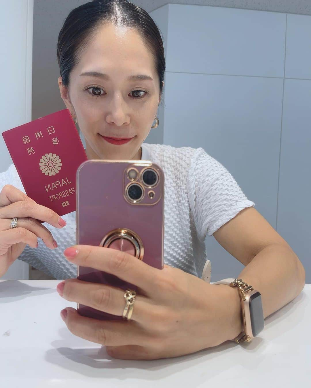 中川真依のインスタグラム：「. アジア大会のため杭州へ🇨🇳✈️  選手時代に比べて荷物が少なすぎて ソワソワ.....😬 でも出発前のバタバタは 選手時代のまま🫨🫨🫨笑  何がともあれ 無事到着できますように...🙏」