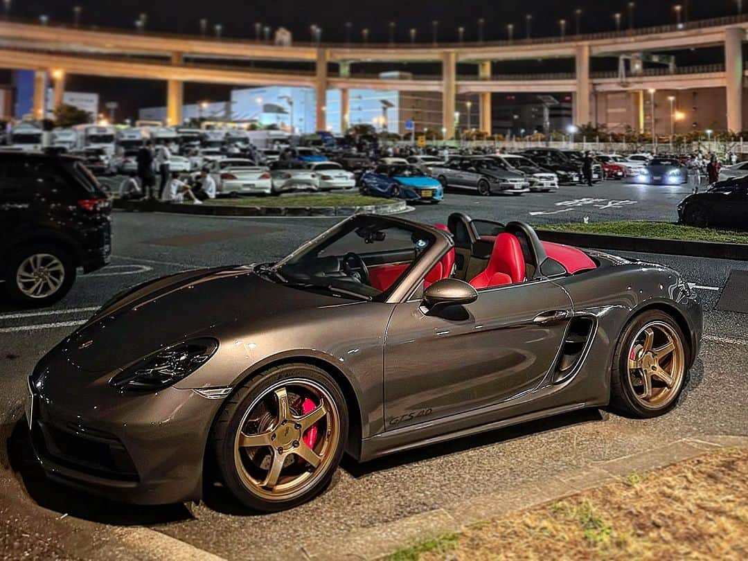 石川直宏さんのインスタグラム写真 - (石川直宏Instagram)「『GRAN TURISMO』  現在絶賛放映中の映画【GRAN TURISMO】  公開前の試写会にお招きいただきました🤝  実話に基づいたストーリー、迫力あるエンジンの鼓動、ライバルとの緊張感溢れるレース、家族や師弟関係での愛情や仲間たちとの友情、、、  興奮、緊張、感動と、2時間強があっという間✨  映画館では4DXがオススメ！？ 今度は映画館で、5感でフル体感したいと思います😎  試写会の後は車を走らせたくなり、大黒までドライブしてきました 笑  サーキットで走らせたい🏎️💨  #GRANTURISMO #グランツーリスモ #試写会 #SonyPictures #ソニーピクチャーズ #NaohiroIshikawa #石川直宏」9月27日 13時55分 - sgss.18