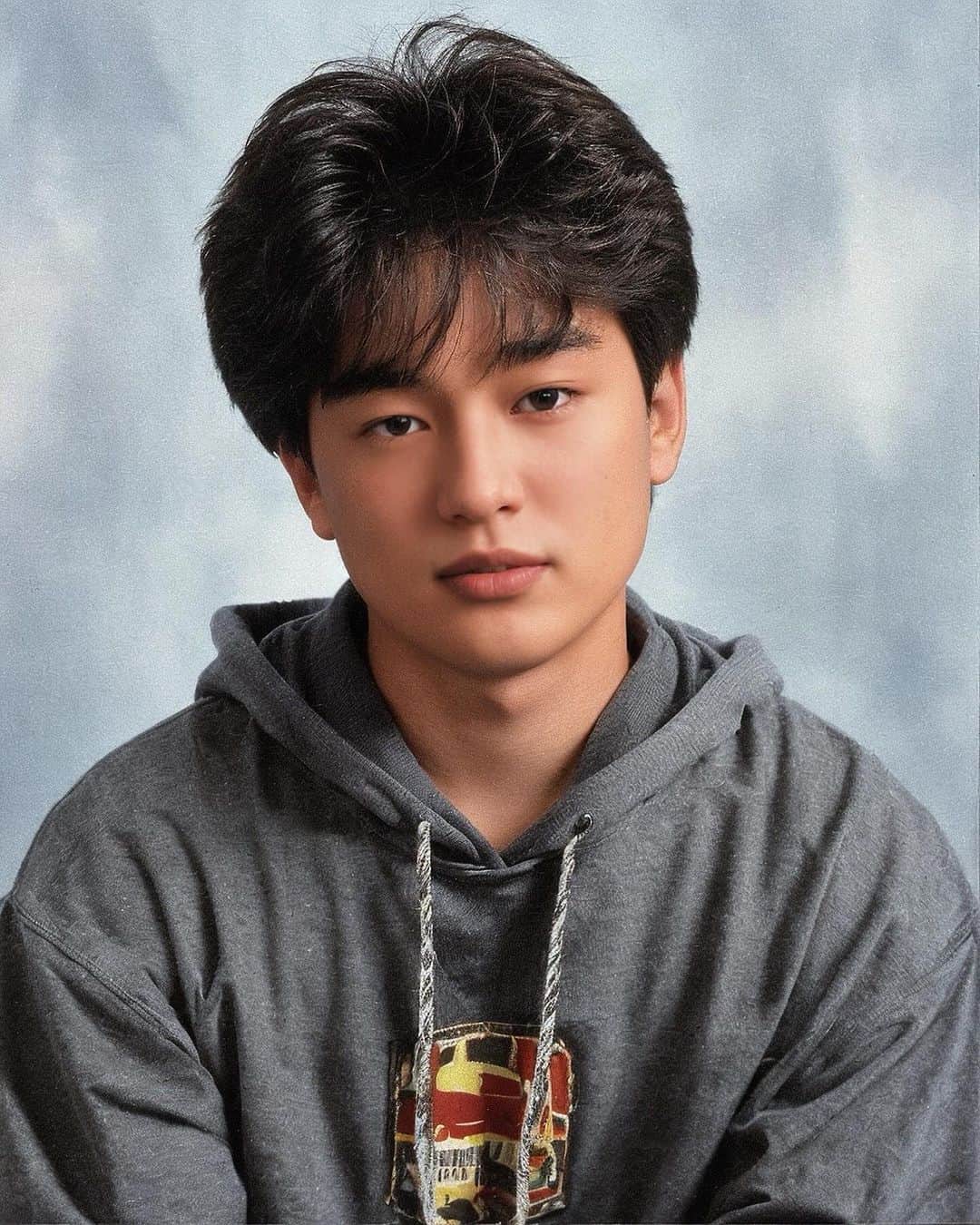 尾崎裕哉のインスタグラム：「どの尾崎裕哉が好きでした？笑 新たな可能性を感じたのは10枚目かな #yearbook」