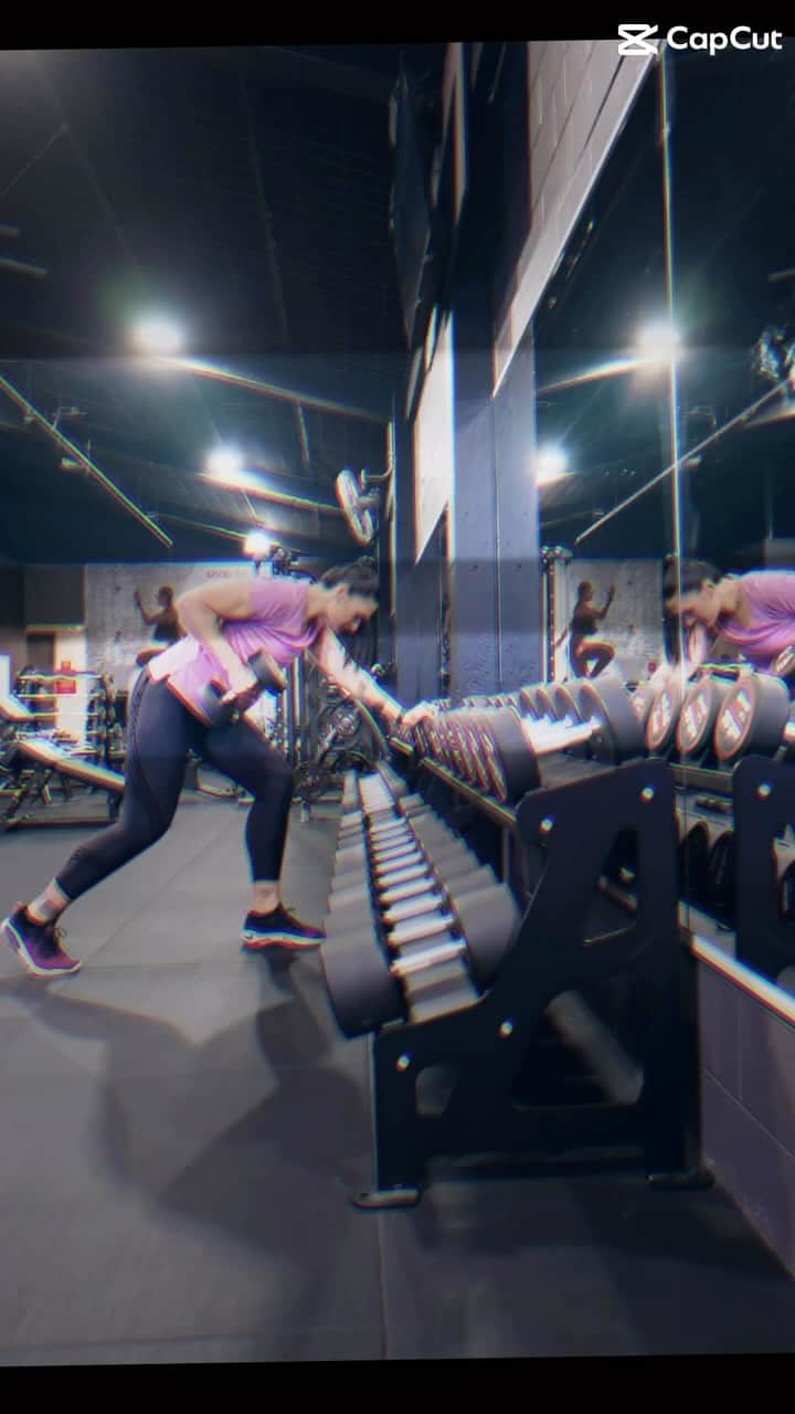 バレリー・アダムスのインスタグラム：「Mental Health Month is approaching, and this year, I’m all in for @snapfitnessnz and @iamhope_nz . We’re rallying Kiwi businesses of all sizes to give employees an extra hour each day to prioritize mental health through physical activity.  We’re not just changing « happy hour »; we’re sparking a nationwide movement. We want to inspire everyone to move and boost their mental health.🧘🏽‍♀️  Join me on this journey! To find out how your workplace can get involved, click the link in my bio💫. Together, let’s make mental health a top priority!🩷」