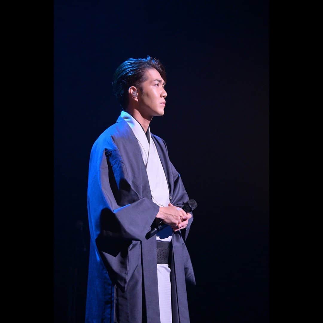 中澤卓也さんのインスタグラム写真 - (中澤卓也Instagram)「中澤卓也 演歌・歌謡曲ツアー2023 島根県芸術文化センター グラントワ🎤✨  Date 2023/09/24. Photo by @shirahara   2年ぶりにお邪魔した島根のグラントワ、今回も楽しかったです😎 演歌・歌謡曲ツアーも、いよいよ明日の熊本でツアーファイナル😭 最後のステージも、皆さん宜しくお願いします🙇‍♂️  #演歌歌謡曲ツアー #全国ツアー #島根県 #島根県芸術文化センターグラントワ #おもひで #白原写真館 #ありがとうございました #handsmade #陽はまた昇る #中澤卓也」9月27日 14時07分 - takuya_nakazawa.118