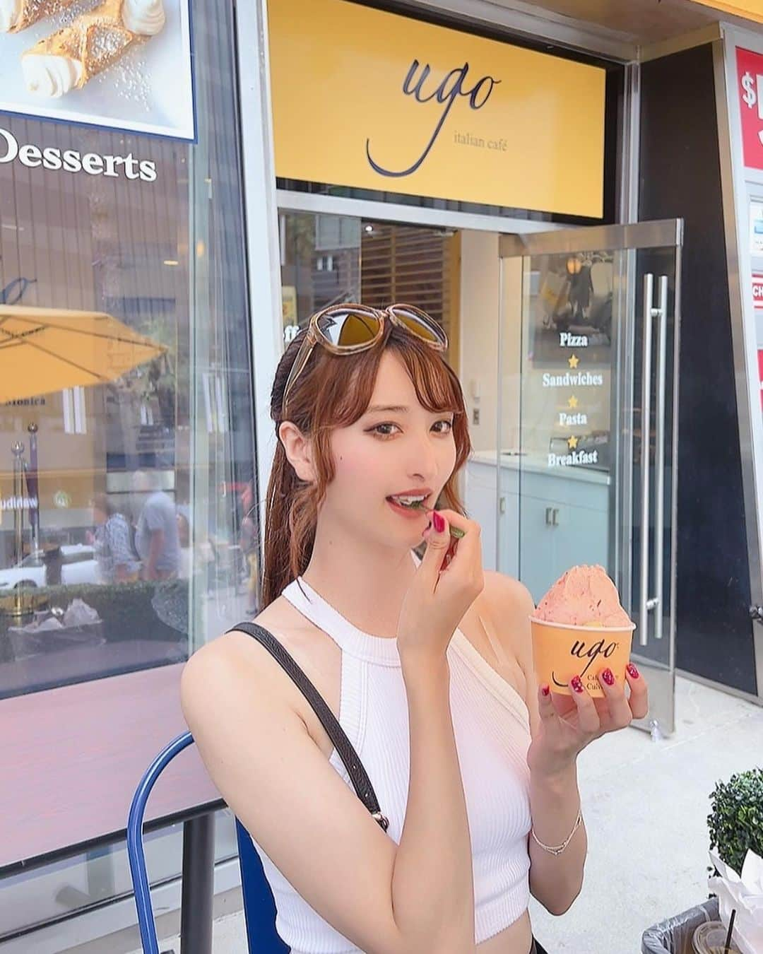 さあやさんのインスタグラム写真 - (さあやInstagram)「. 食べてる所を見られるのはちょっぴり恥ずかしい🫣🫢💖 このジェラートめちゃ美味しかった🥹☝🏻 . . . #インフルエンサー #留学生と繋がりたい #大学 #学生 #ファッション #ファッション通販 #大学生 #大学生コーデ #女子大生 #fyp #美脚モデル #留学生活 #留学準備 #ロサンゼルス#ロサンゼルス旅行#美脚美人 #美脚女子 #美脚トレーニング #美脚になりたい#ダイエット#ダイエット生活 #アメリカ留学#アメリカ生活 #アメリカ旅行 #アメリカ在住 #海外生活 #海外ファッション#ootd#lb#losangeles」9月29日 18時40分 - saya___endo