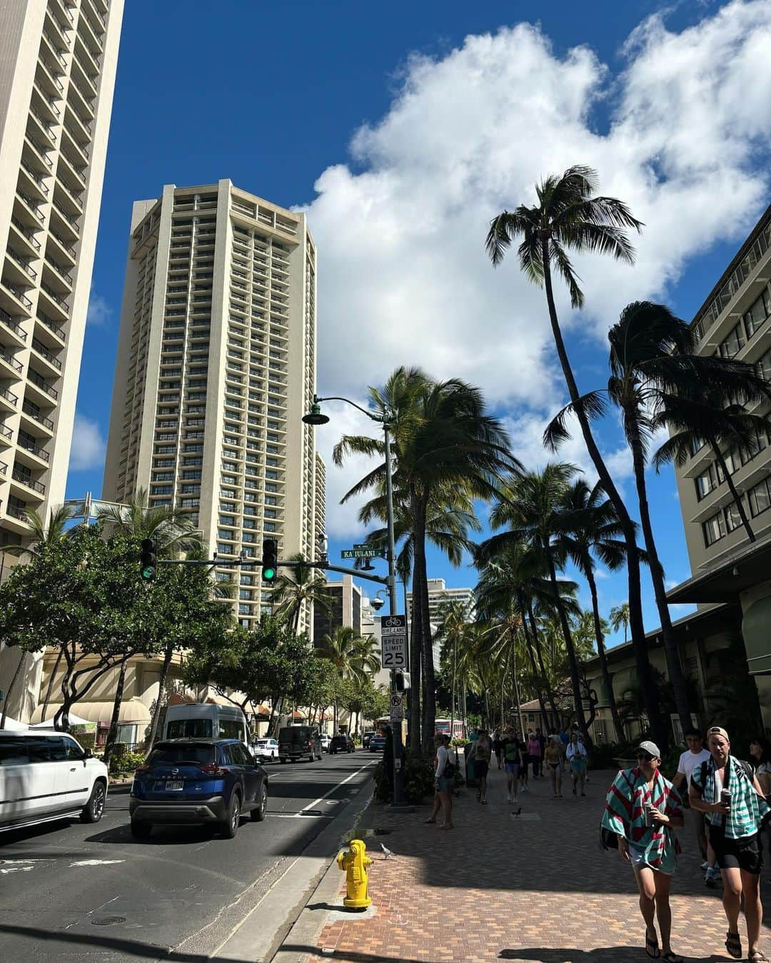 市野莉佳さんのインスタグラム写真 - (市野莉佳Instagram)「. aloha~🏝️🎶 半年ぶりのハワイに来ています!! 写真たくさん載せるね:)♡ . #Hawaii #honolulu #waikiki #trip #fashion #ootd #summerlook #旅行 #ハワイ #ホノルル #ワイキキ #ファッション #コーデ #夏服 #夏コーデ」9月27日 14時38分 - ichirika_62